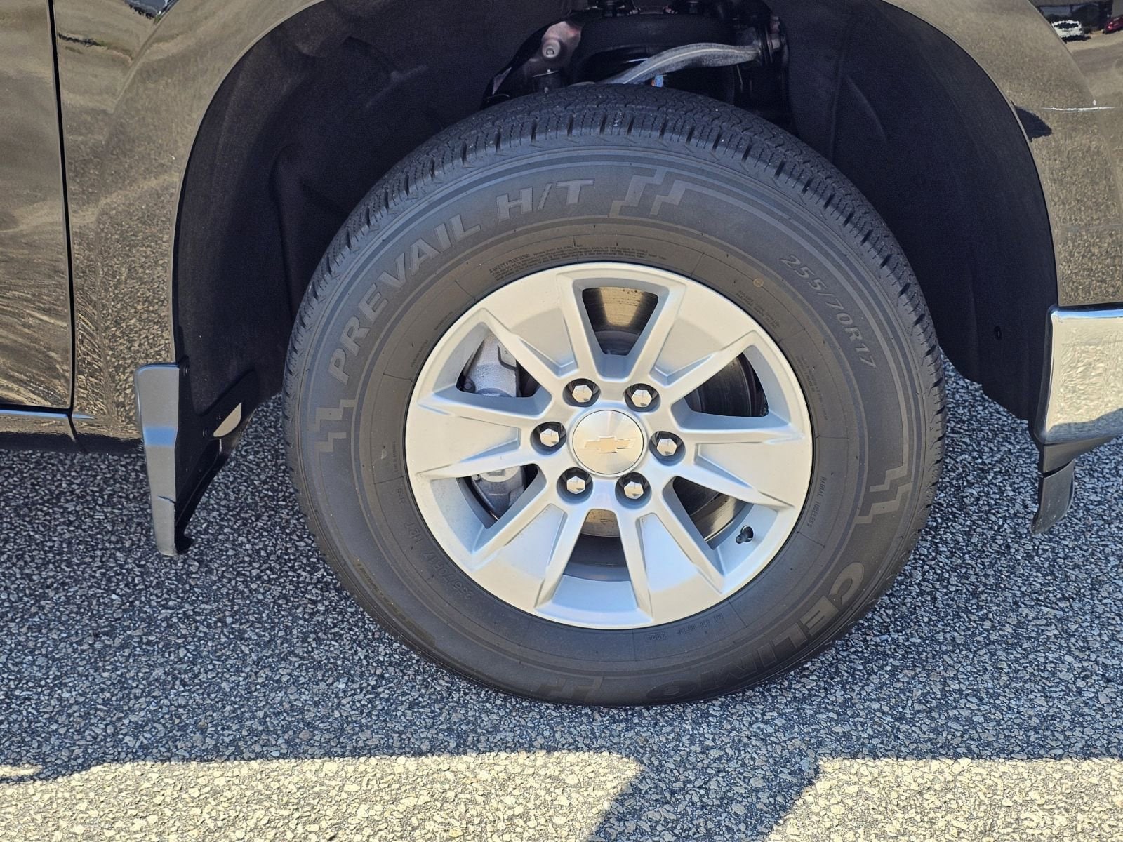 2023 Chevrolet Silverado 1500 LT - Photo 6