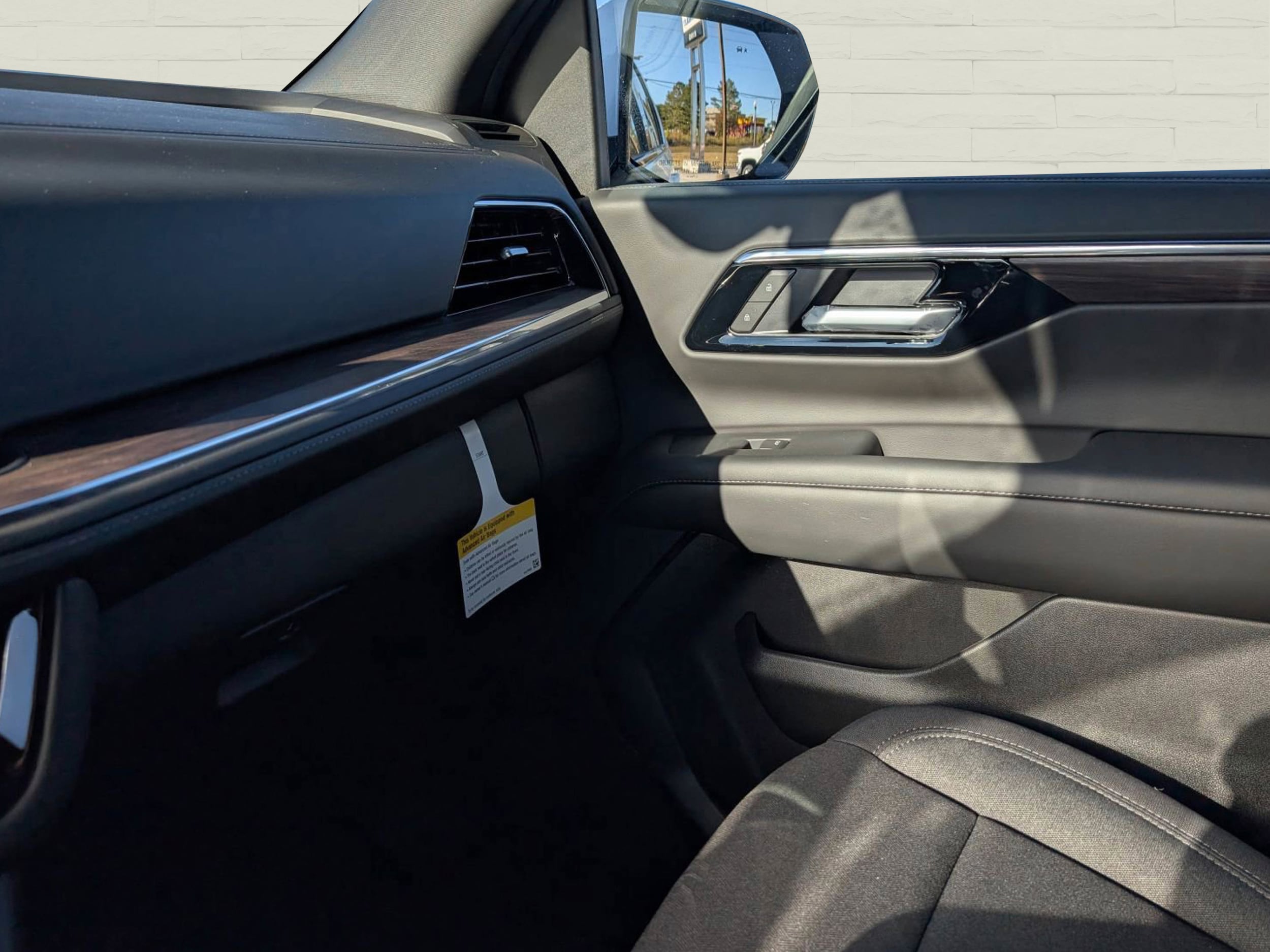 2026 Chevrolet Suburban LS - Photo 14