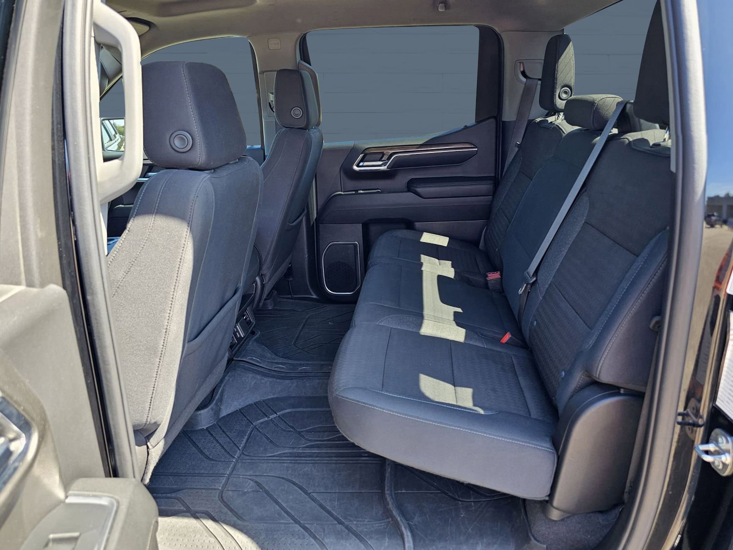 2023 Chevrolet Silverado 1500 LT - Photo 13