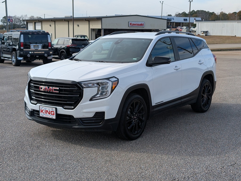 Used 2024 GMC Terrain SLE SUV