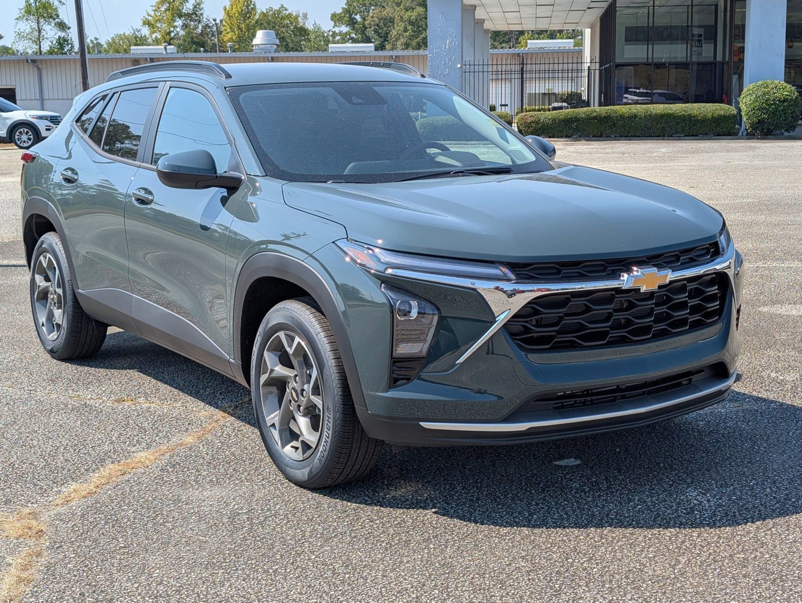 2026 Chevrolet Trax LT photo 2