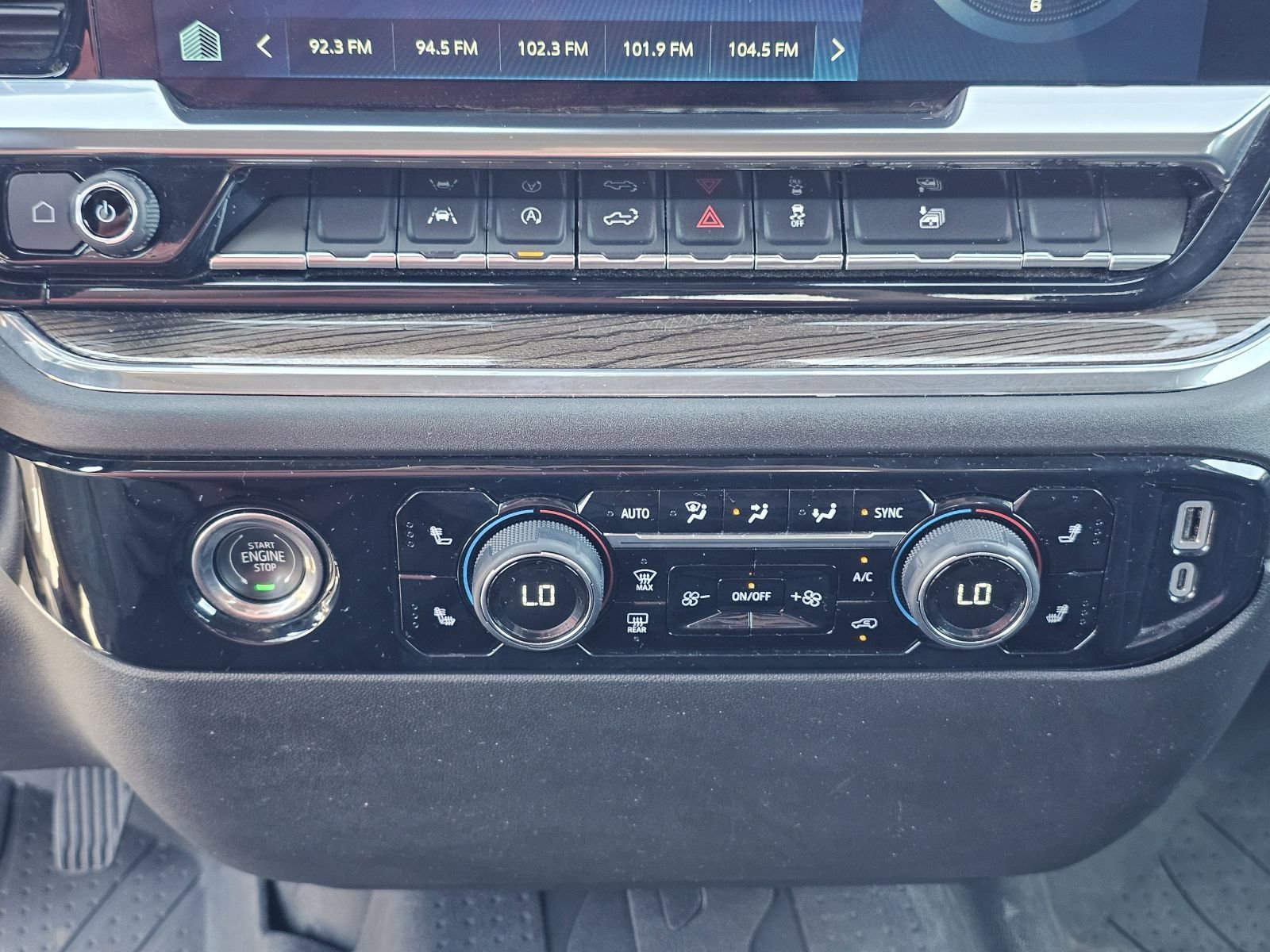 2023 Chevrolet Silverado 1500 LT - Photo 24