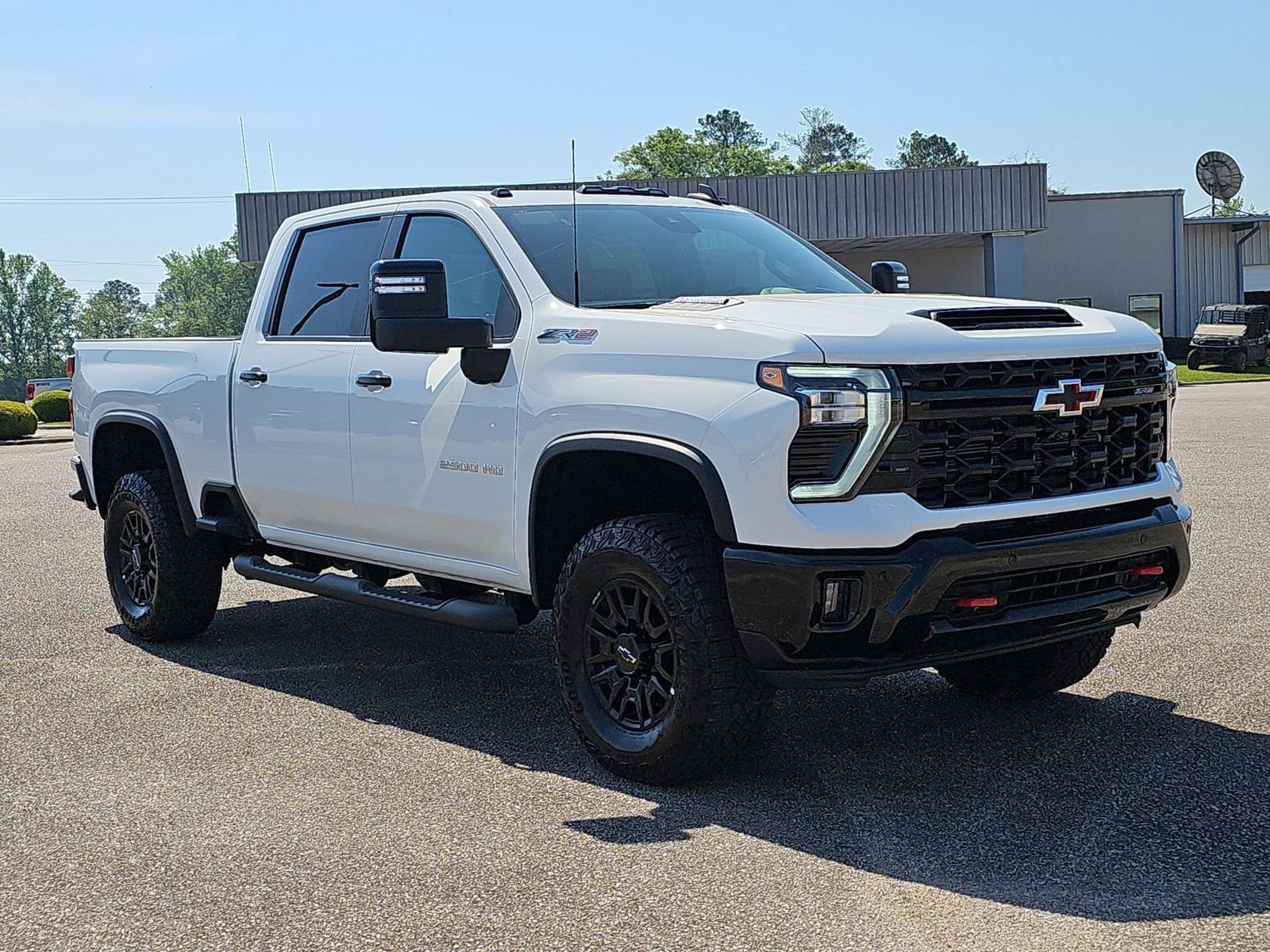 2025 Chevrolet Silverado 2500HD ZR2 photo 4