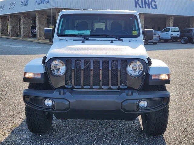 2023 Jeep Gladiator Willys photo 3