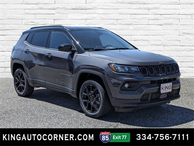 2024 Jeep Compass Latitude photo 3