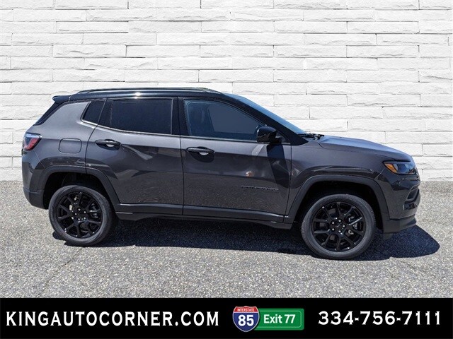 2024 Jeep Compass Latitude photo 4