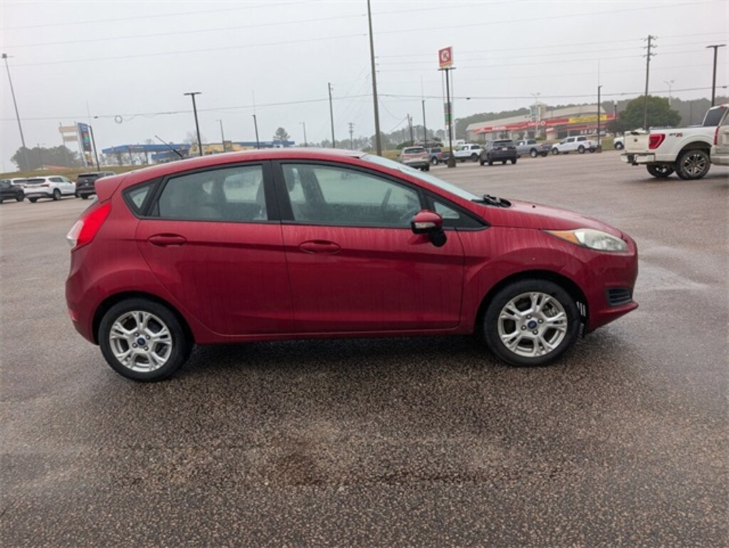Used 2016 Ford Fiesta SE Hatchback