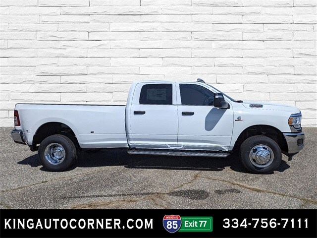 2024 Ram 3500 Tradesman photo 4