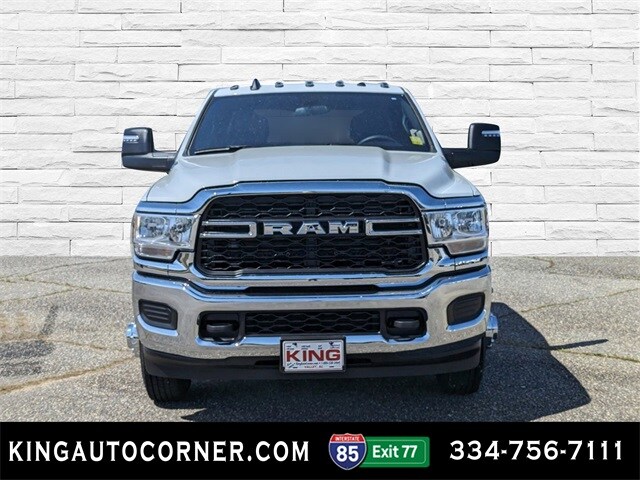 2024 Ram 3500 Tradesman photo 2