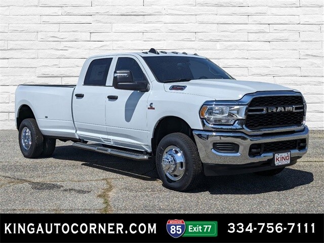 2024 Ram 3500 Tradesman photo 3