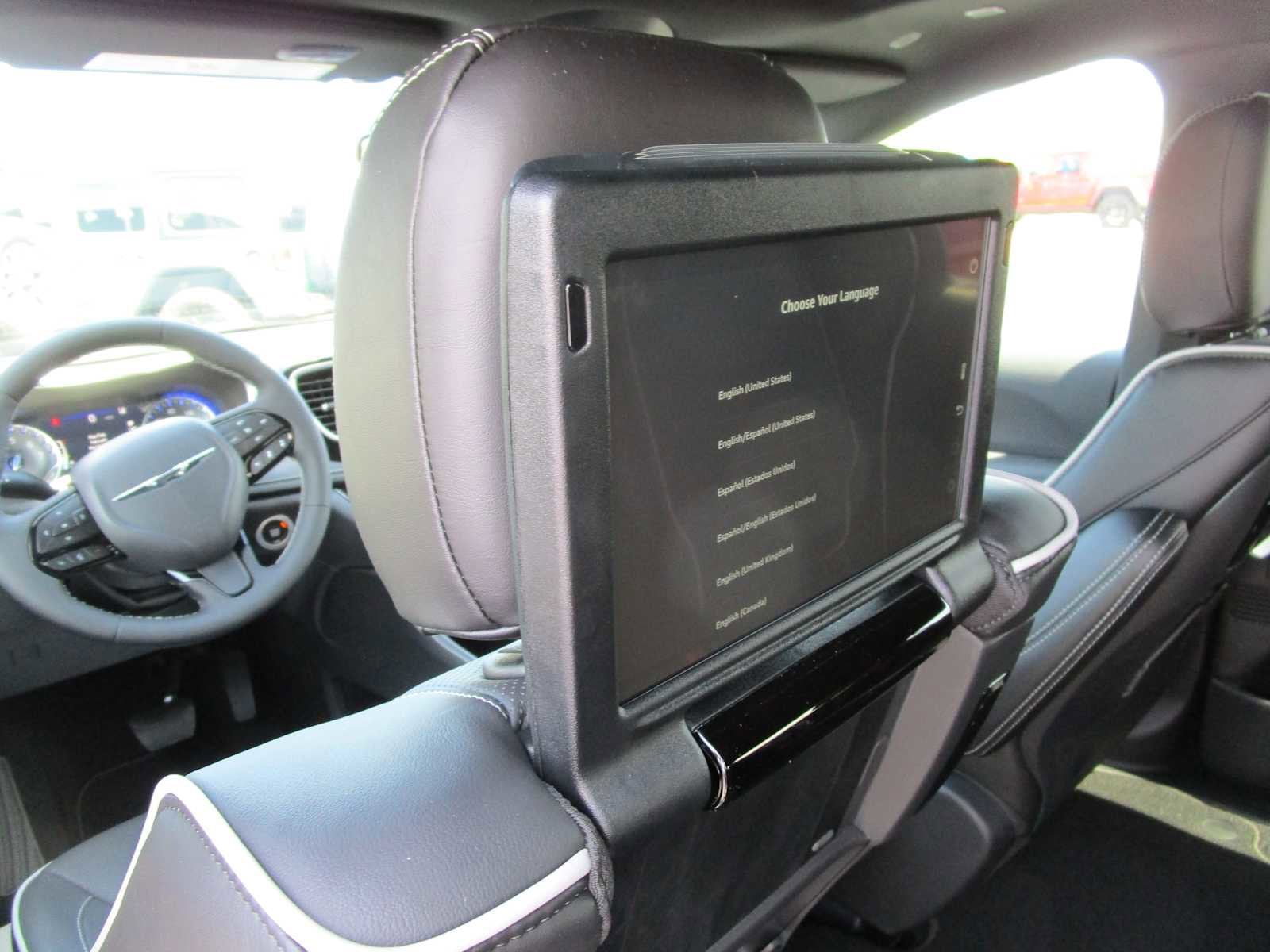 2026 Chrysler Pacifica Limited - Photo 24