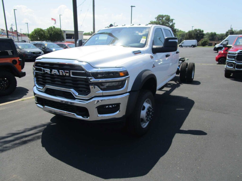 New 2025 Ram 5500 Chassis Cab 5500 TRADESMAN CHASSIS CREW CAB 4X4 84' CA Pickup