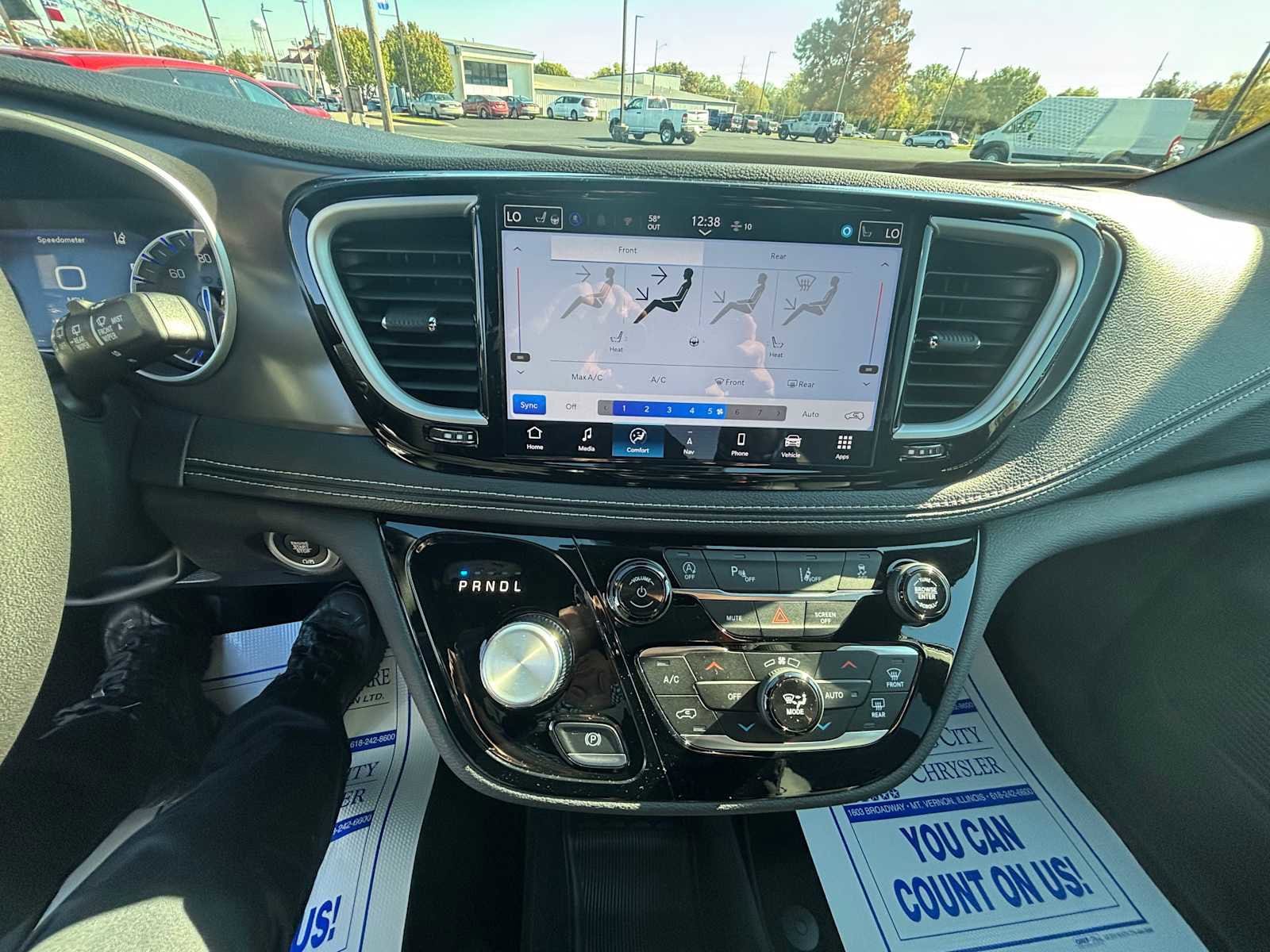 2026 Chrysler Pacifica Select - Photo 32