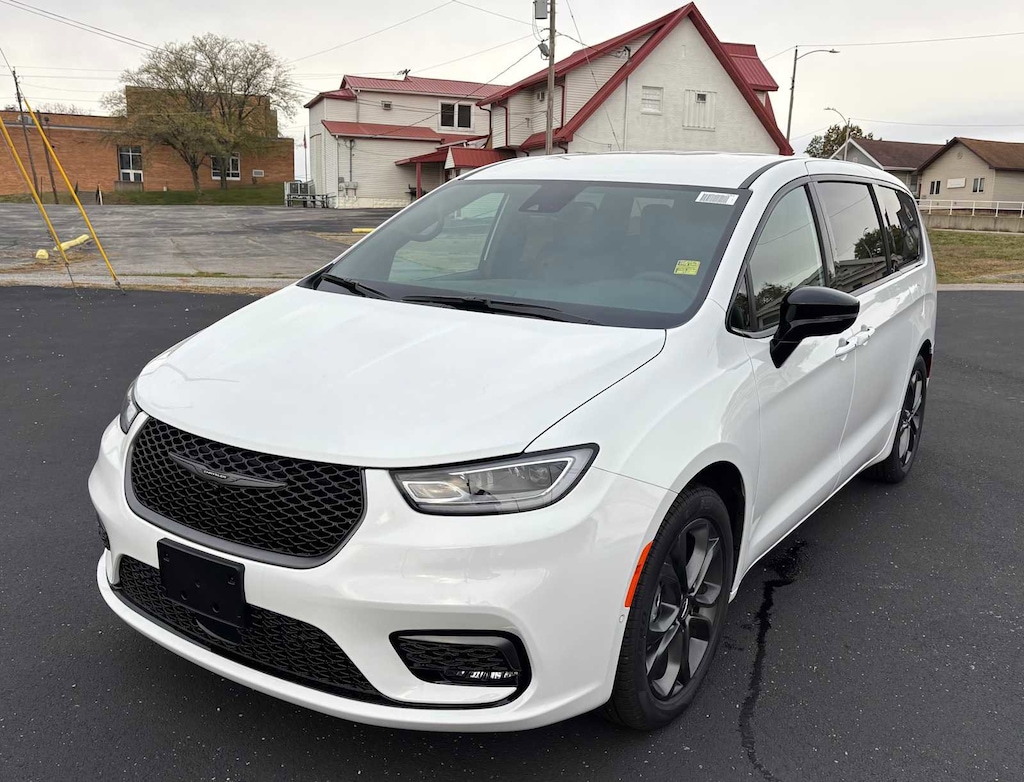 New 2026 Chrysler Pacifica SELECT Passenger Van