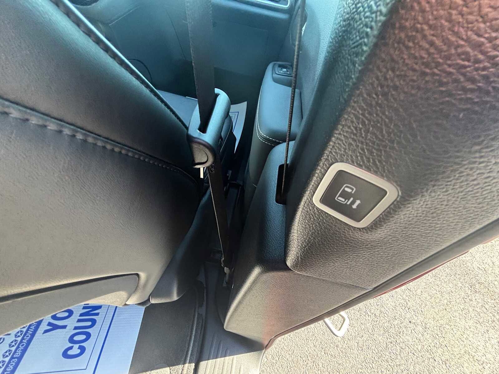 2026 Chrysler Pacifica Select - Photo 16