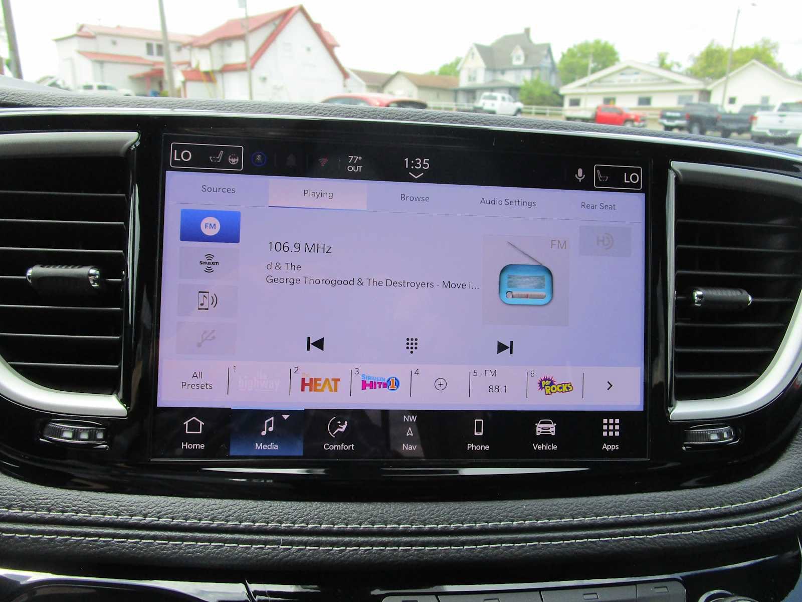 2026 Chrysler Pacifica Select - Photo 34