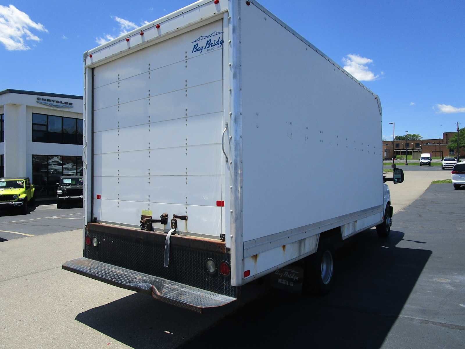2016 Gmc Savana 3500 Cutaway photo 4