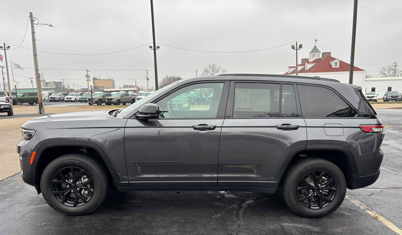 2024 Jeep Grand Cherokee Altitude's photo