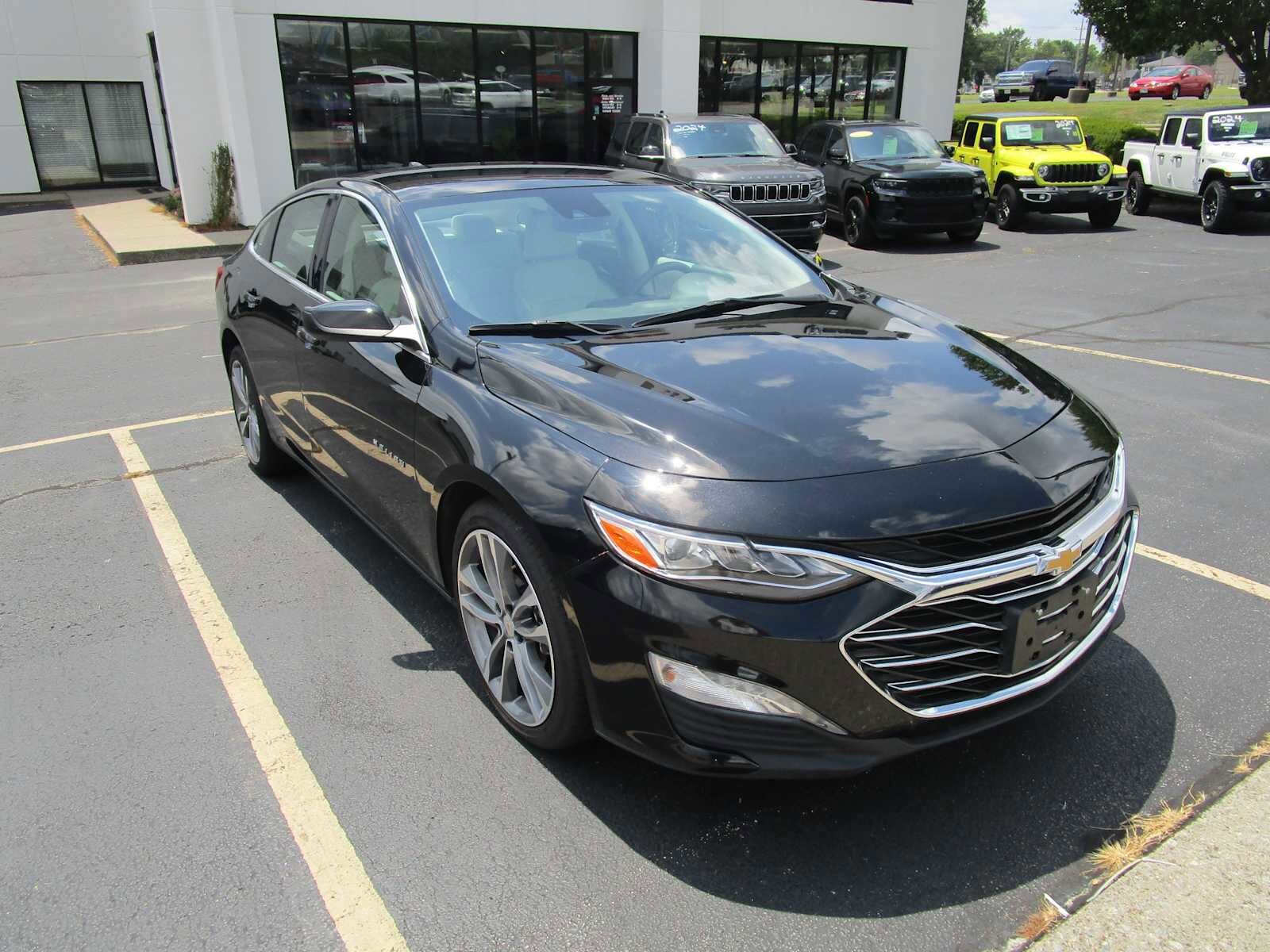 2024 Chevrolet Malibu Premier 2LT photo 2