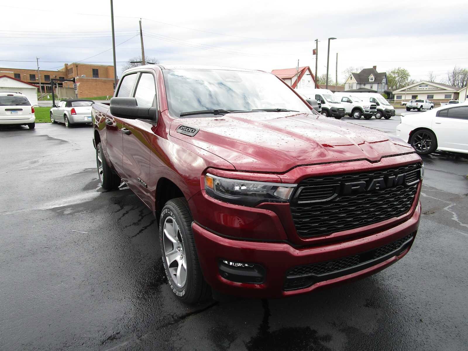 2025 Ram 1500 Tradesman photo 3