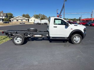 2026 Ram 5500 Chassis Cab 5500 TRADESMAN CHASSIS REGULAR CAB 4X4 84' CA Pickup