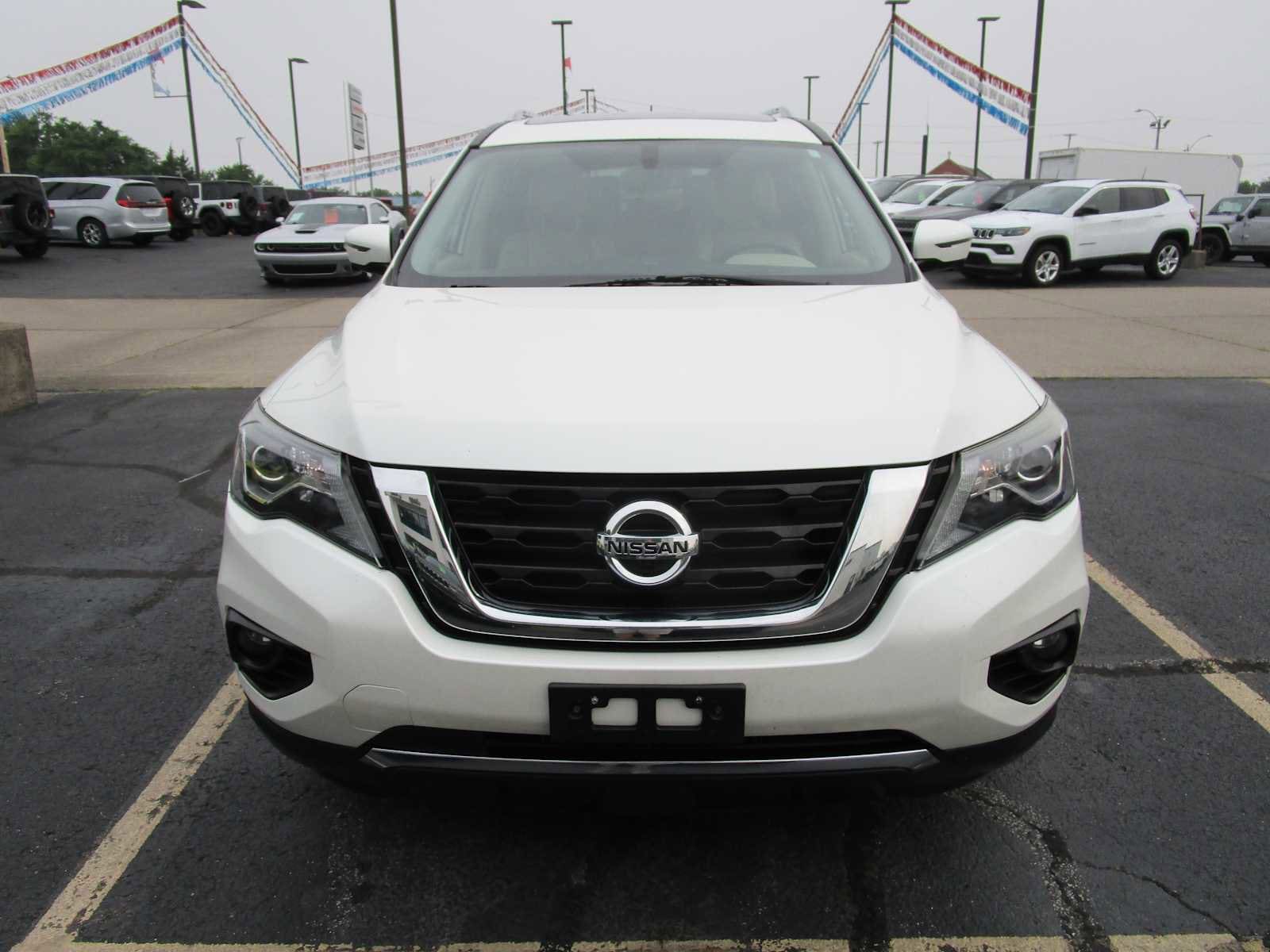 Used 2017 Nissan Pathfinder Platinum with VIN 5N1DR2MM5HC683898 for sale in Mount Vernon, IL