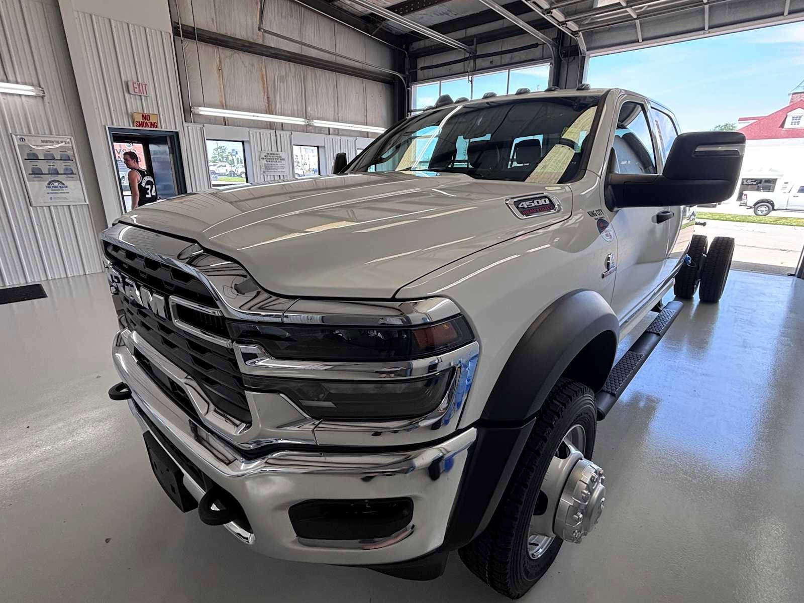 2026 RAM 4500 Tradesman 4X4 Crew Cab DRW 197" WB's photo