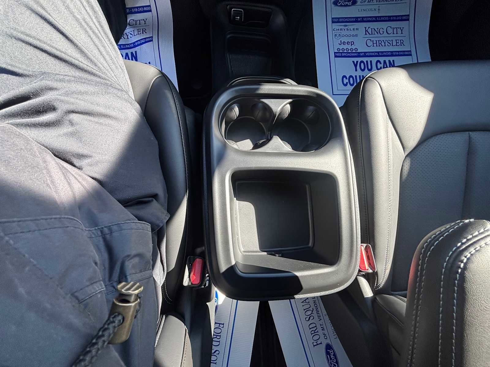 2026 Chrysler Pacifica Select - Photo 29