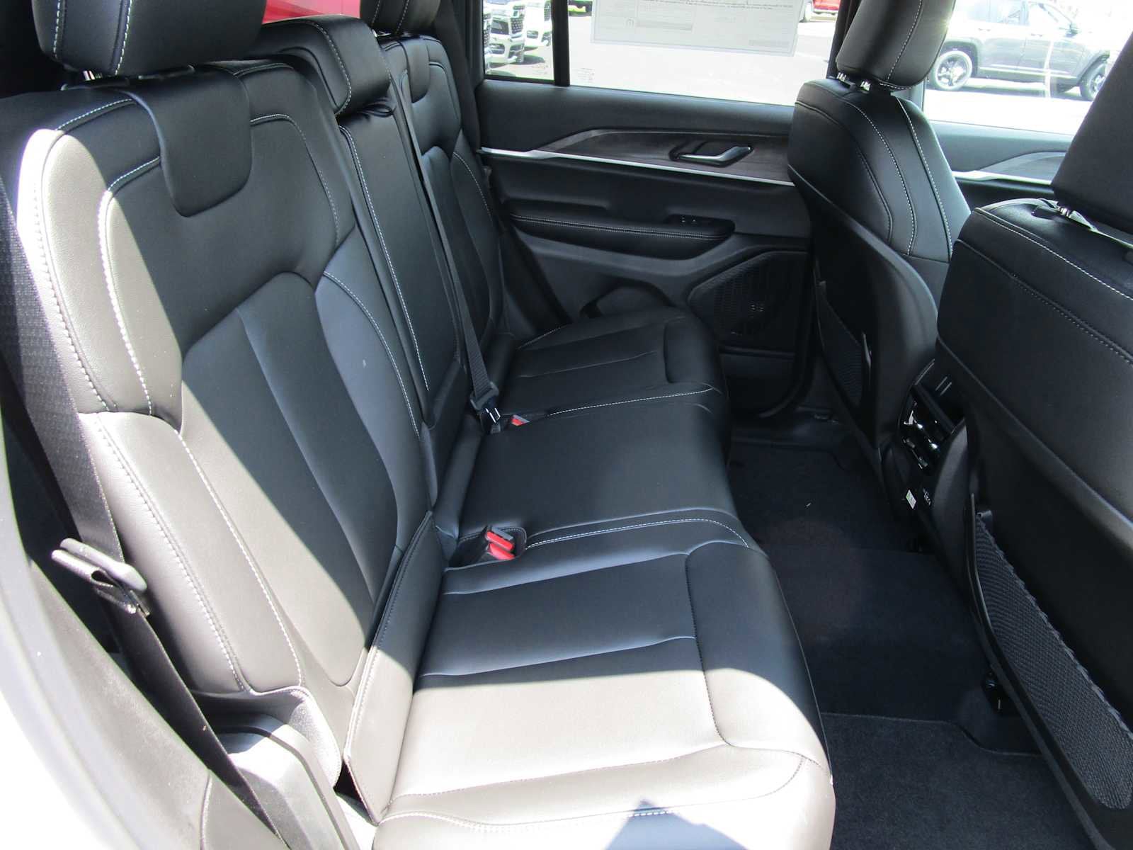 2025 Jeep Grand Cherokee Limited - Photo 14