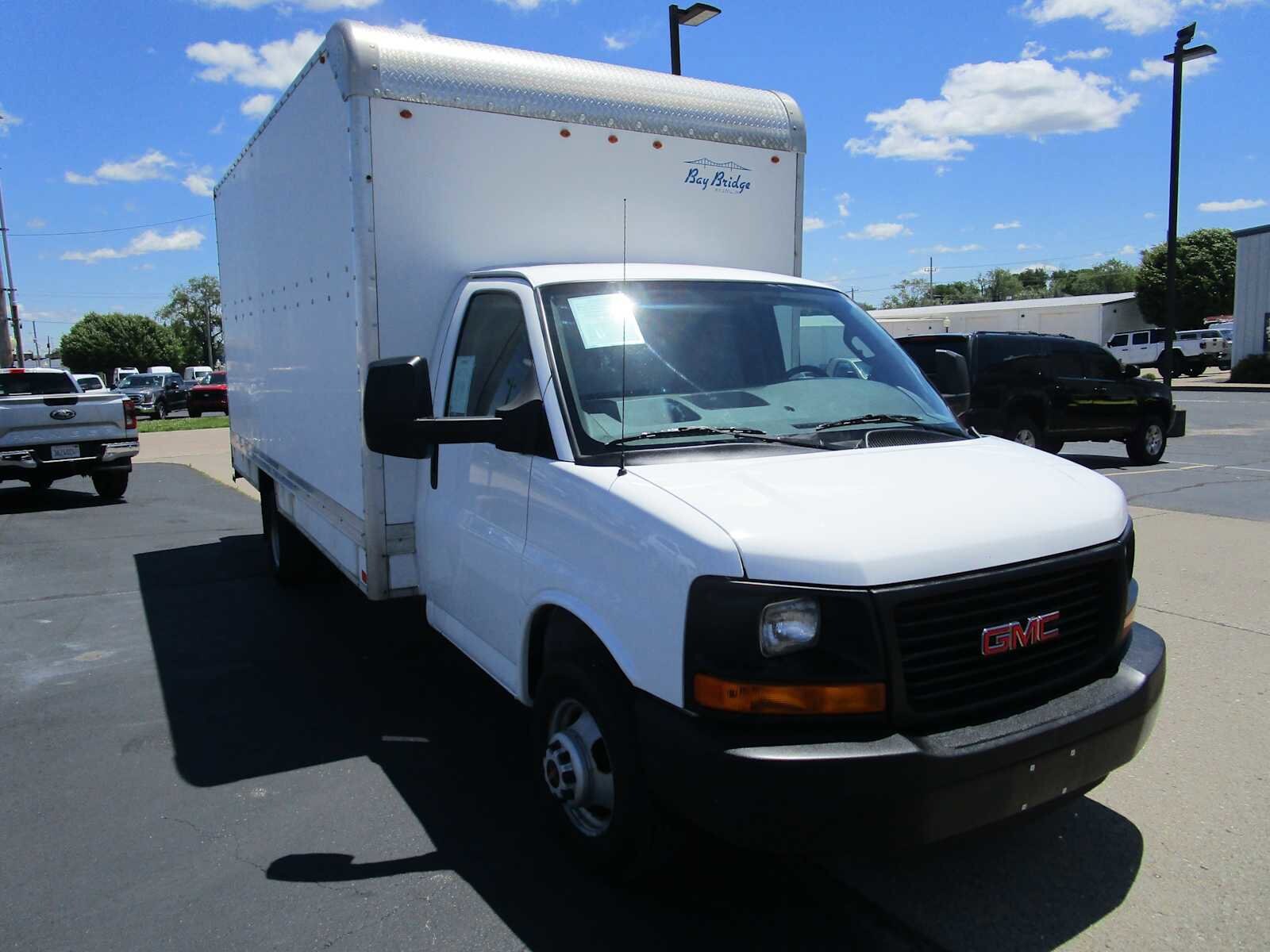 2016 Gmc Savana 3500 Cutaway photo 3