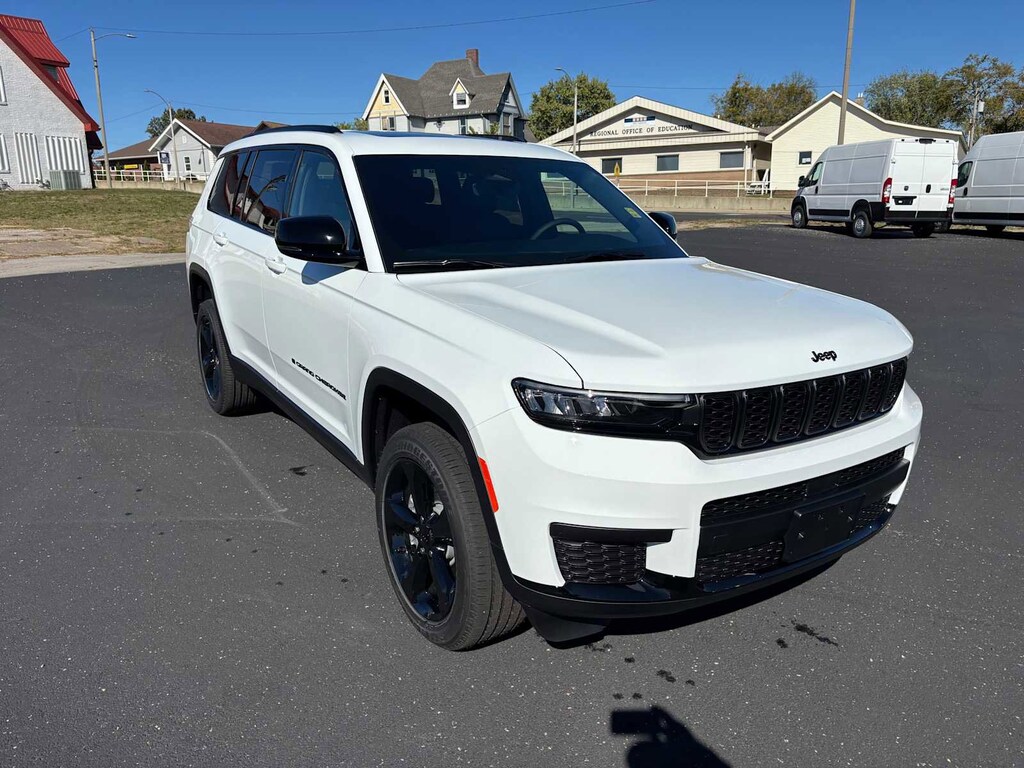 New 2025 Jeep Grand Cherokee L ALTITUDE X 4X4 Sport Utility