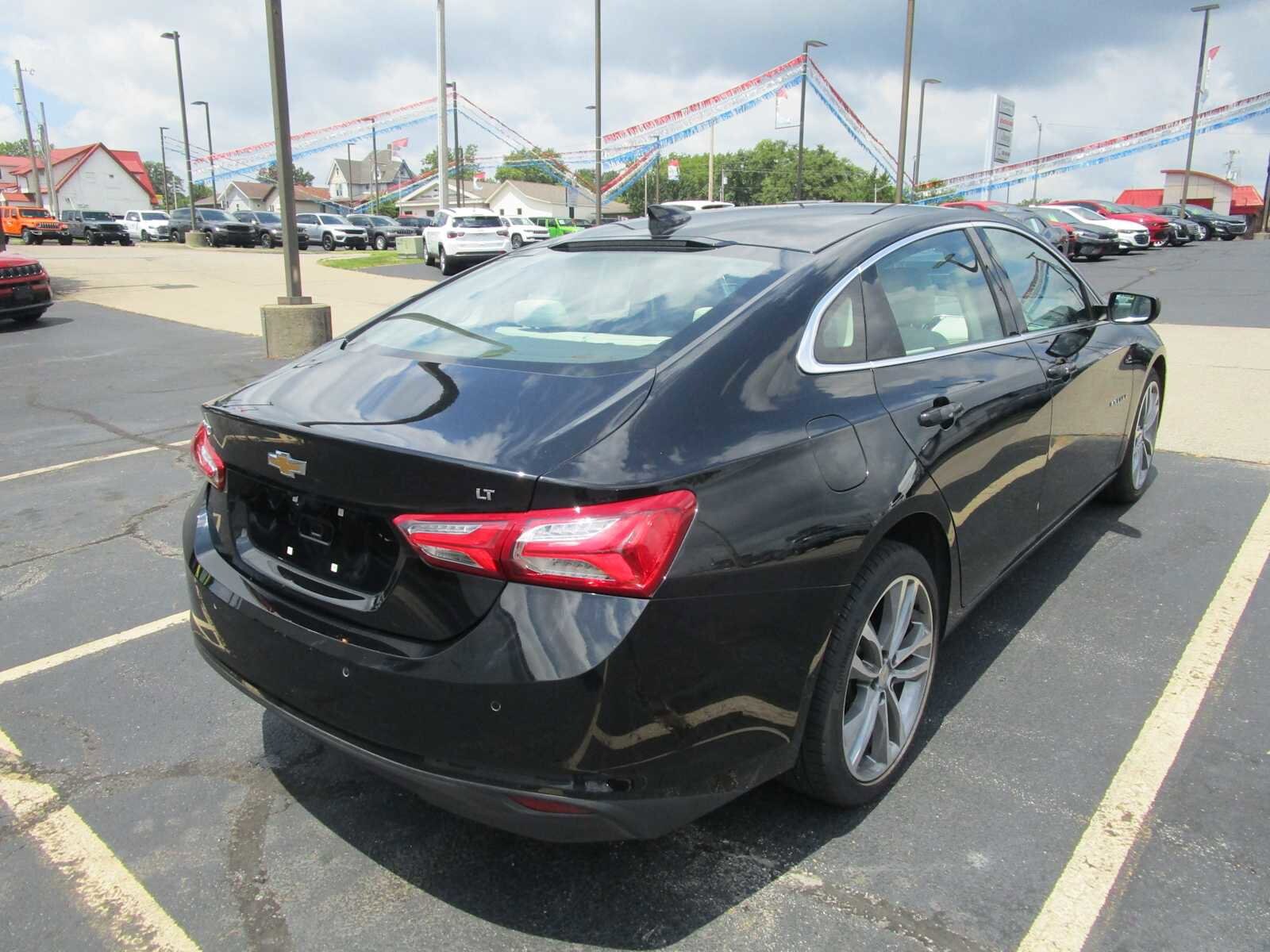 2024 Chevrolet Malibu Premier 2LT photo 3