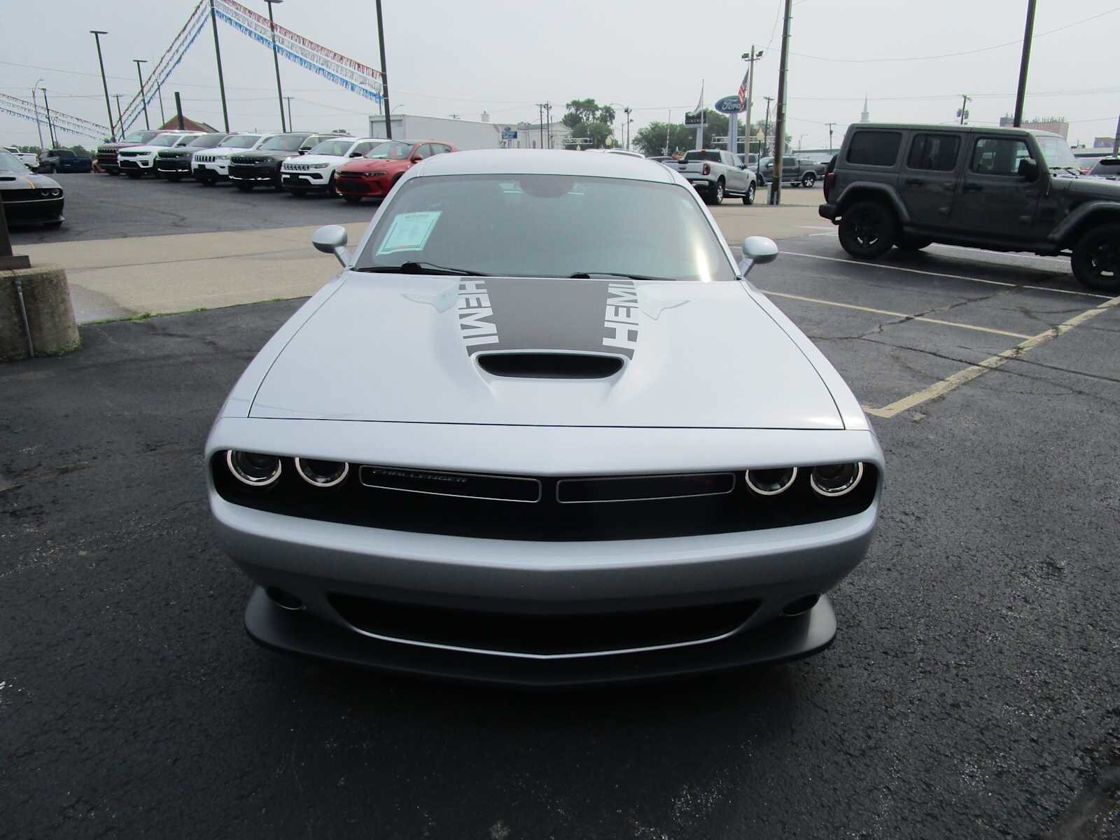 2022 Dodge Challenger R/T photo 3