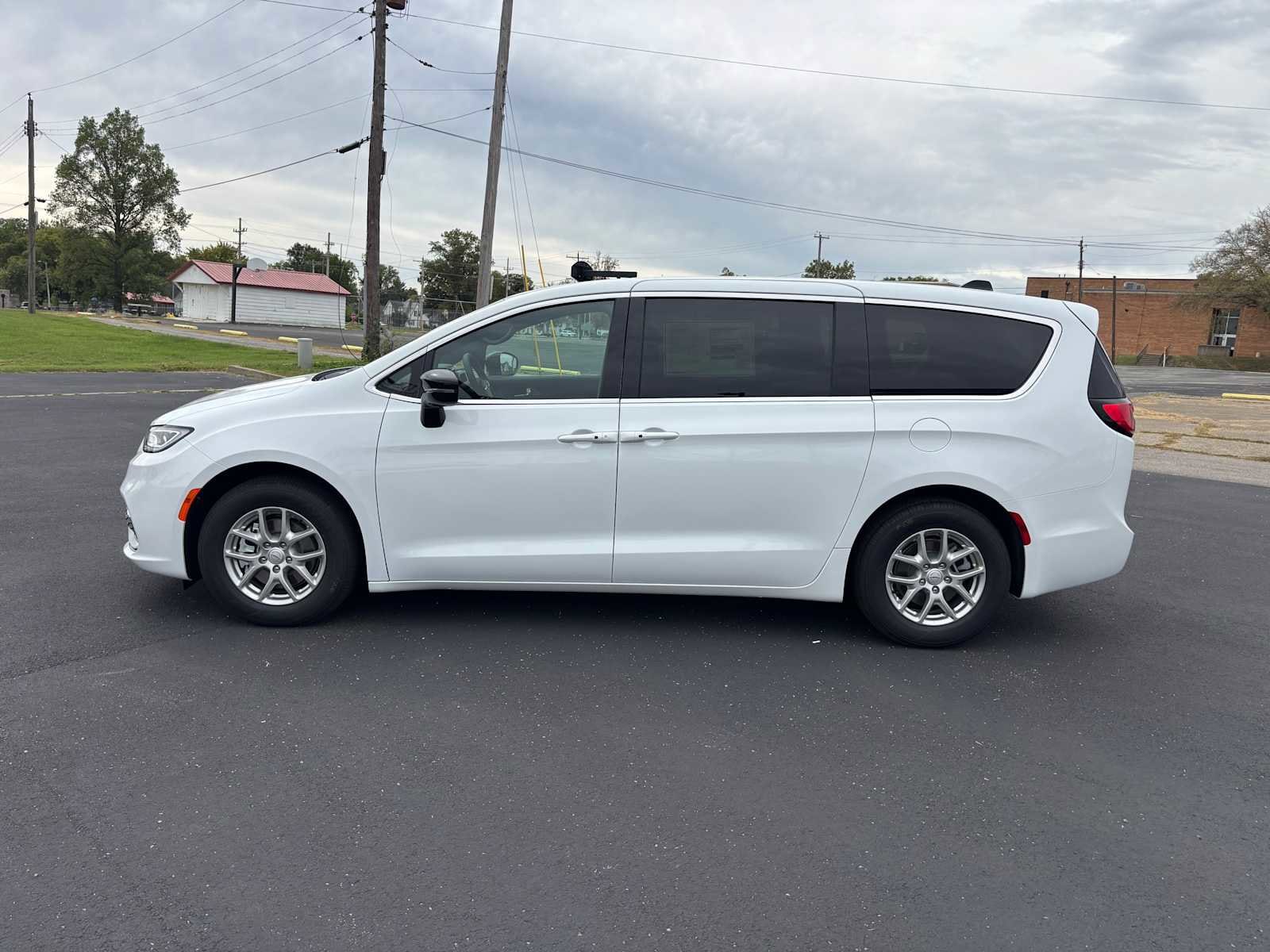 2026 Chrysler Pacifica Passenger Van 