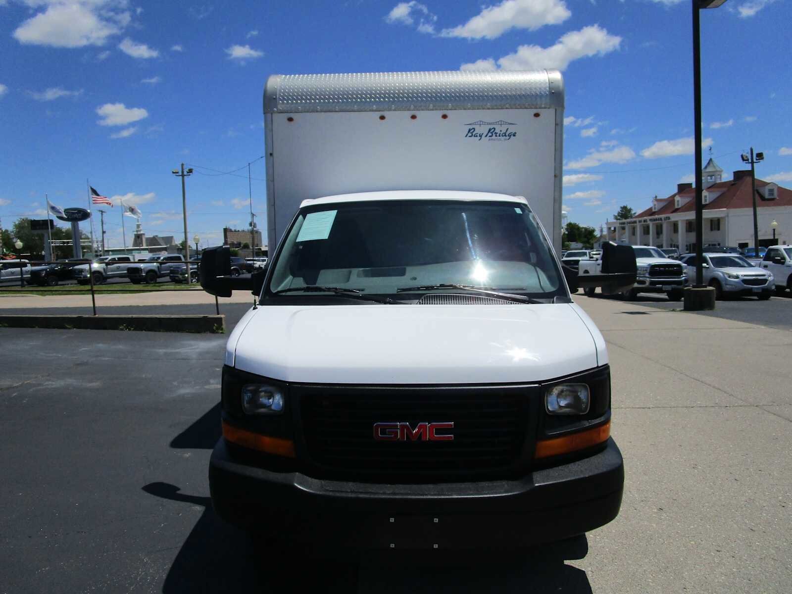 2016 Gmc Savana 3500 Cutaway photo 2