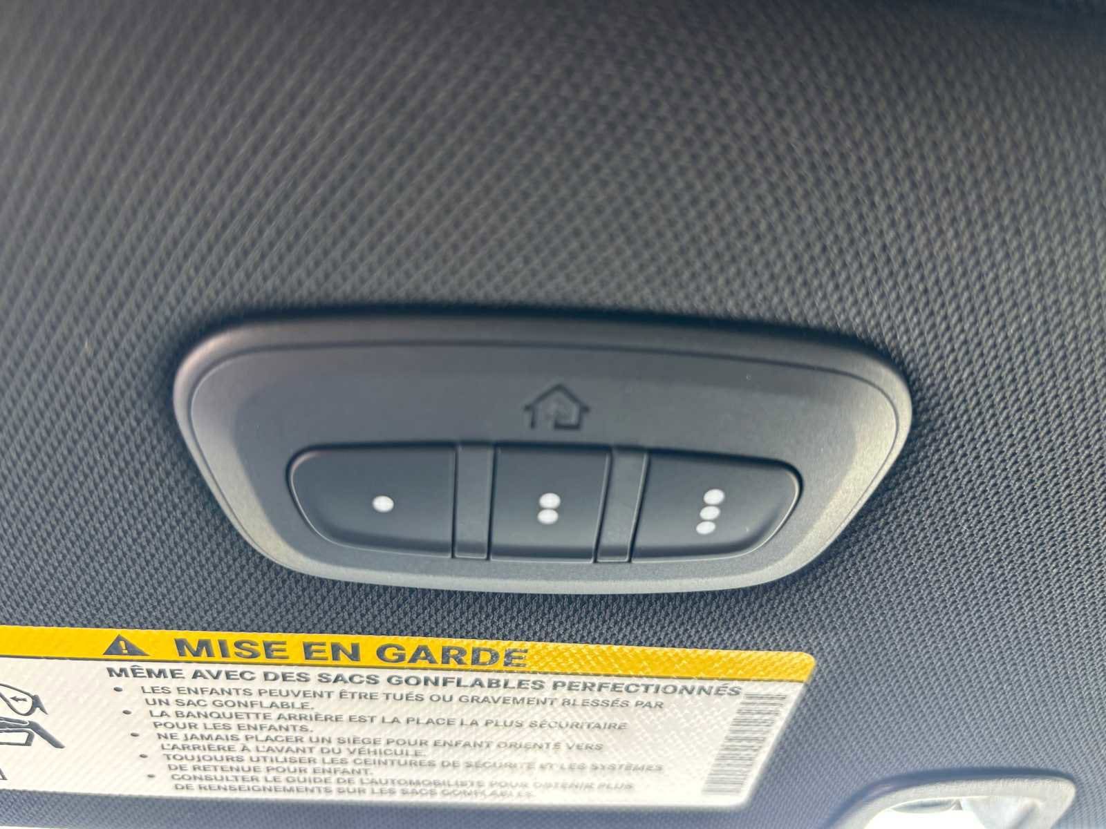 2026 Chrysler Pacifica Select - Photo 46