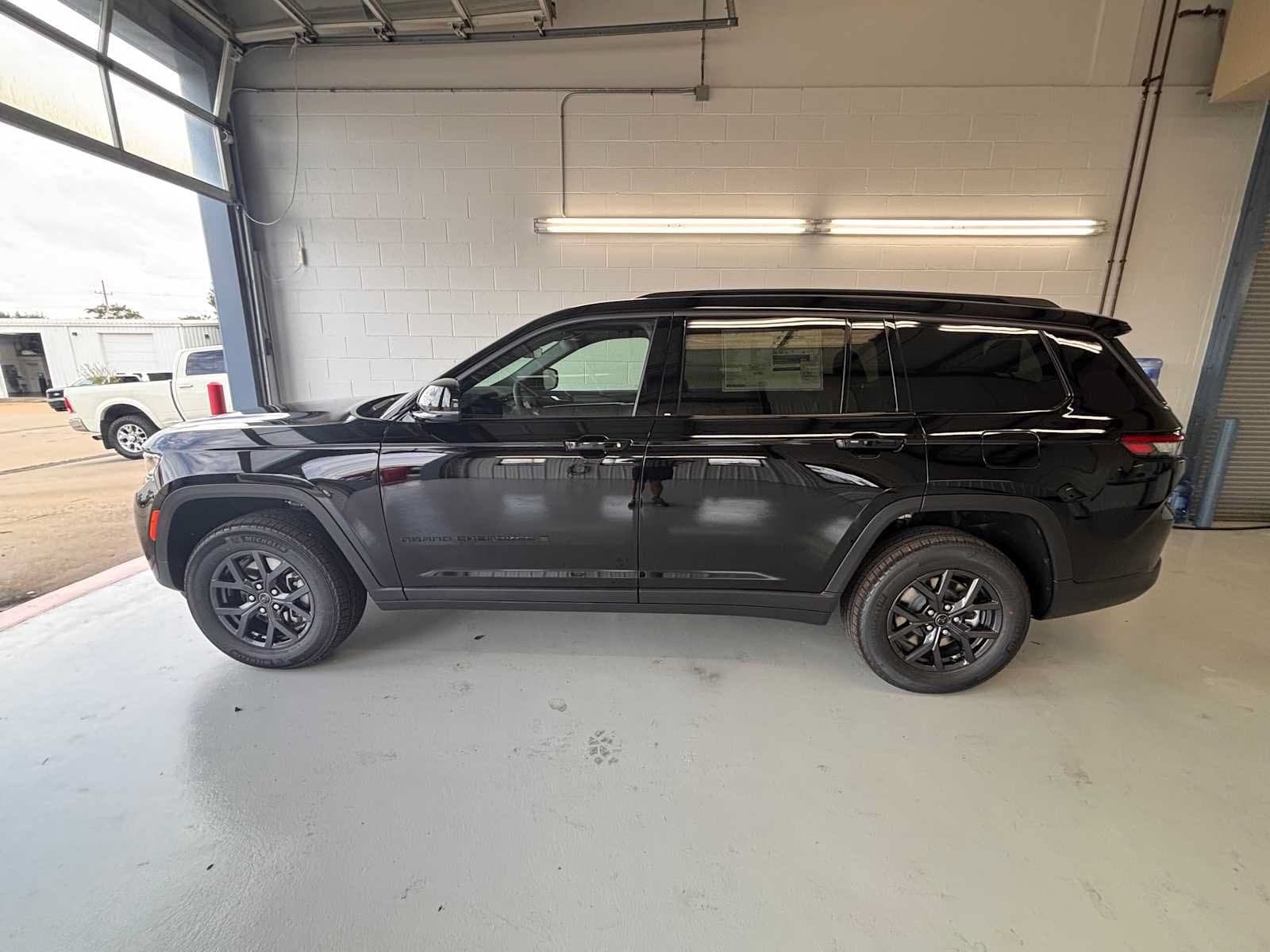2027 Jeep Grand Cherokee L