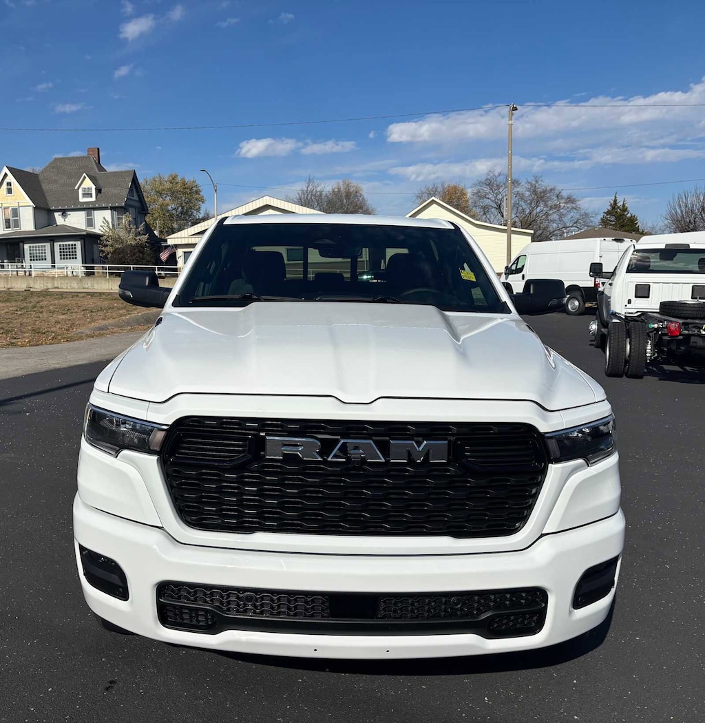 New 2026 Ram 1500 BIG HORN CREW CAB 4X4 5'7 BOX Pickup
