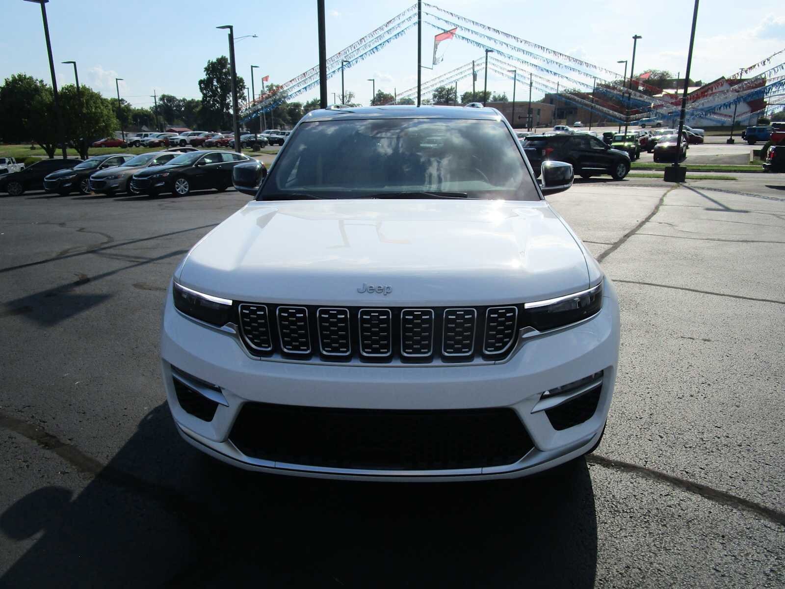 2024 Jeep Grand Cherokee Summit photo 2