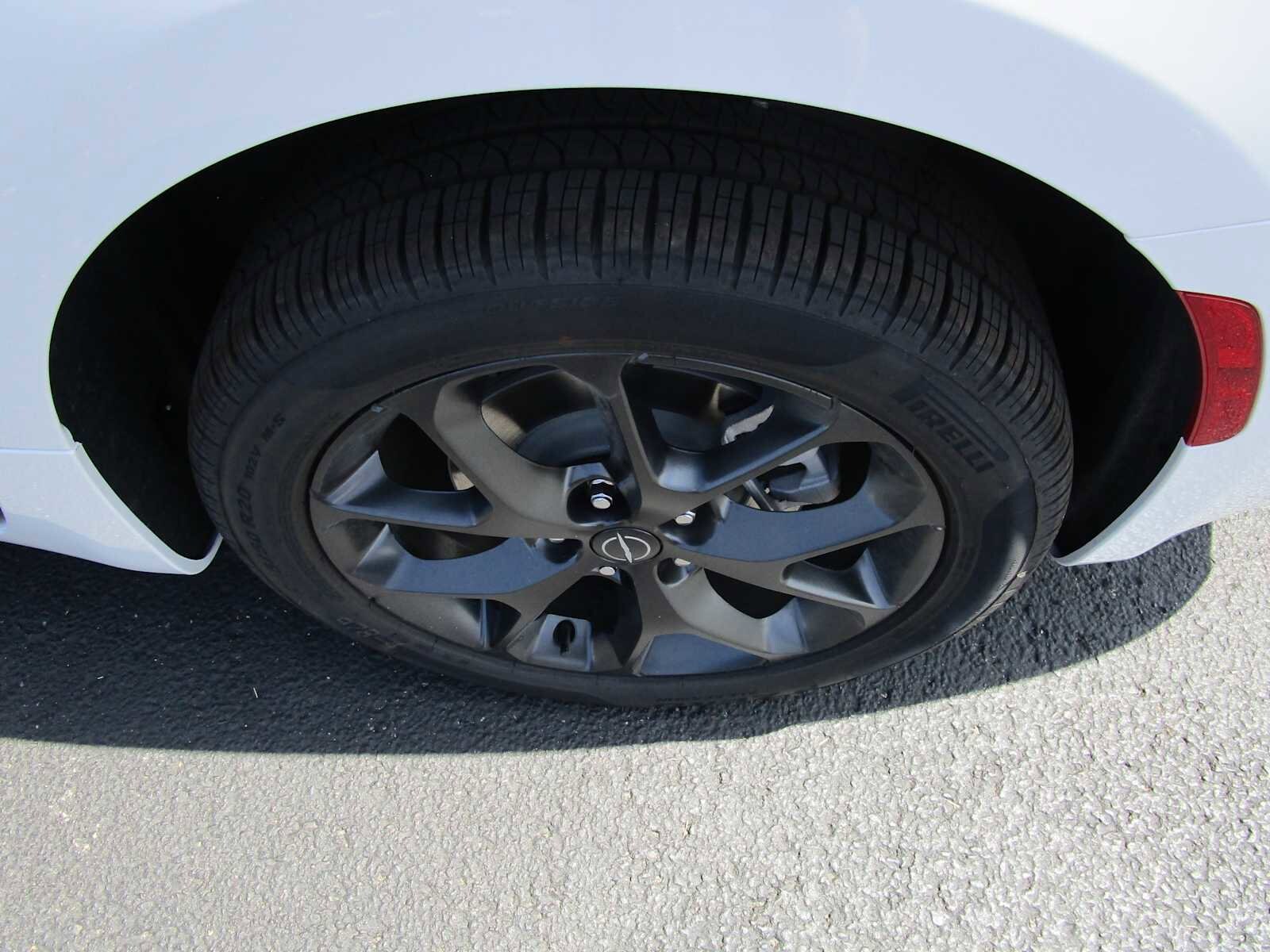 2026 Chrysler Pacifica Limited - Photo 9