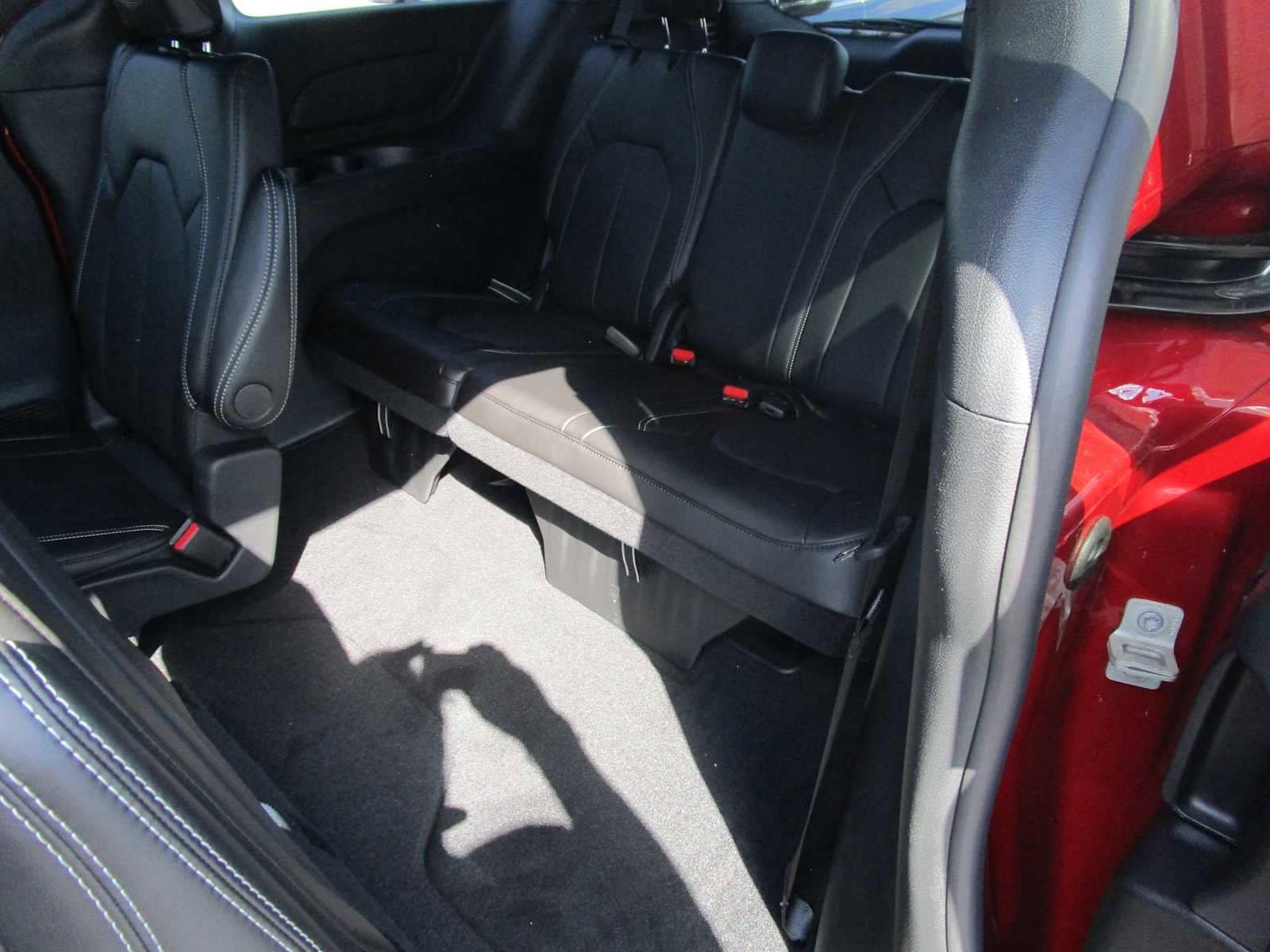 2026 Chrysler Voyager LX - Photo 17