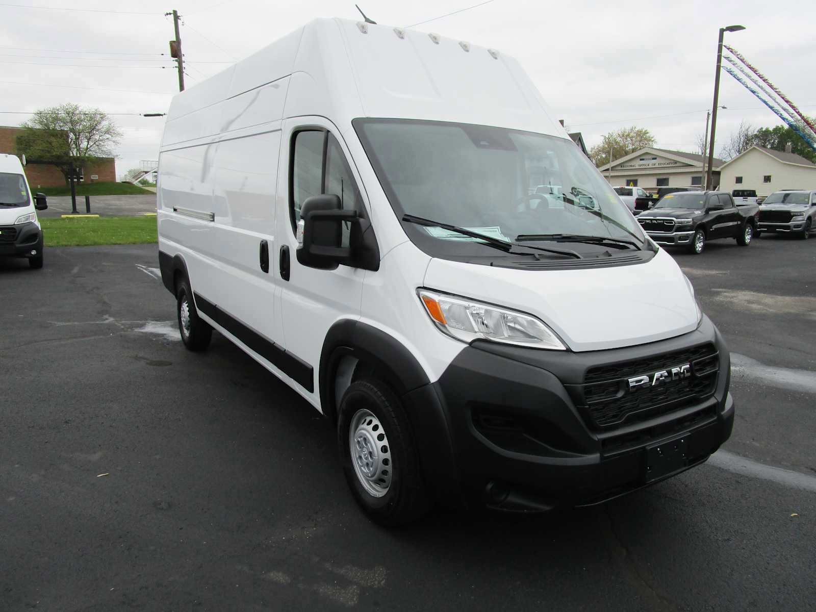 2025 Ram ProMaster 3500 Cargo Van photo 3