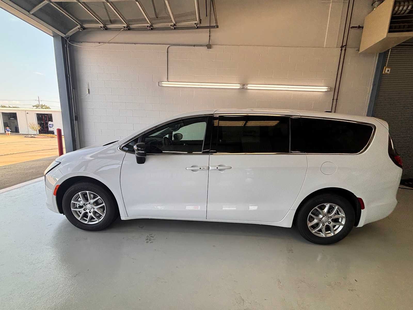 2027 Chrysler Pacifica