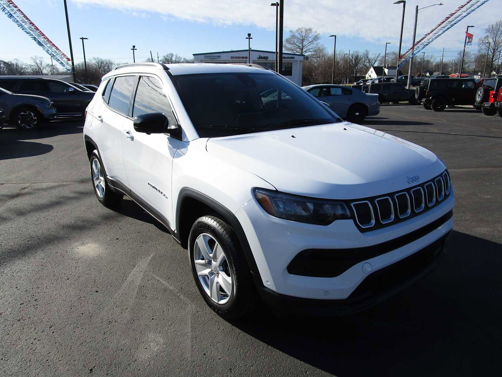 2022 Jeep Compass Latitude photo 3