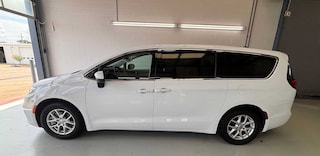 2023 Chrysler Pacifica Touring L Van Passenger Van