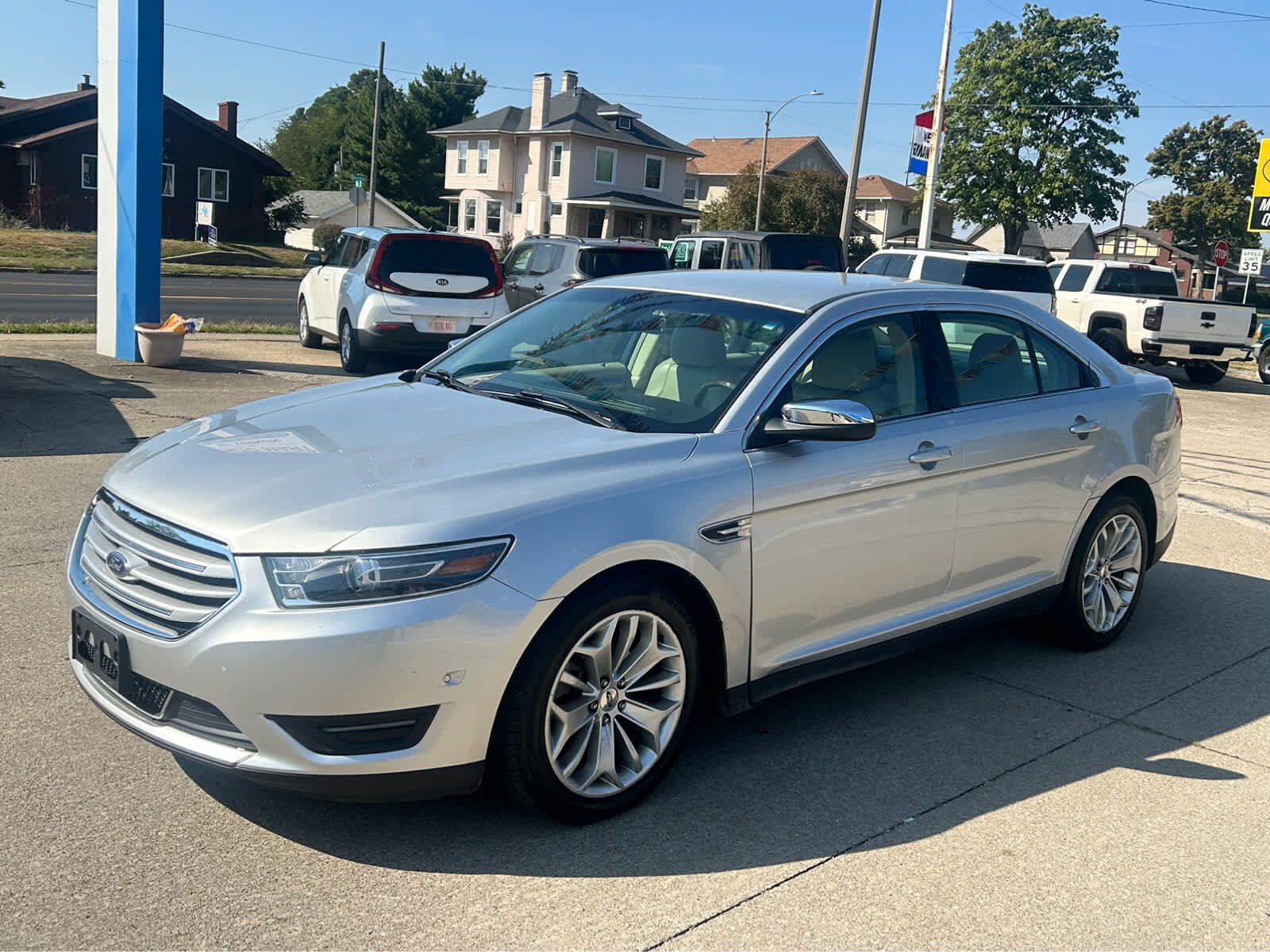 2018 Ford Taurus Limited photo 3