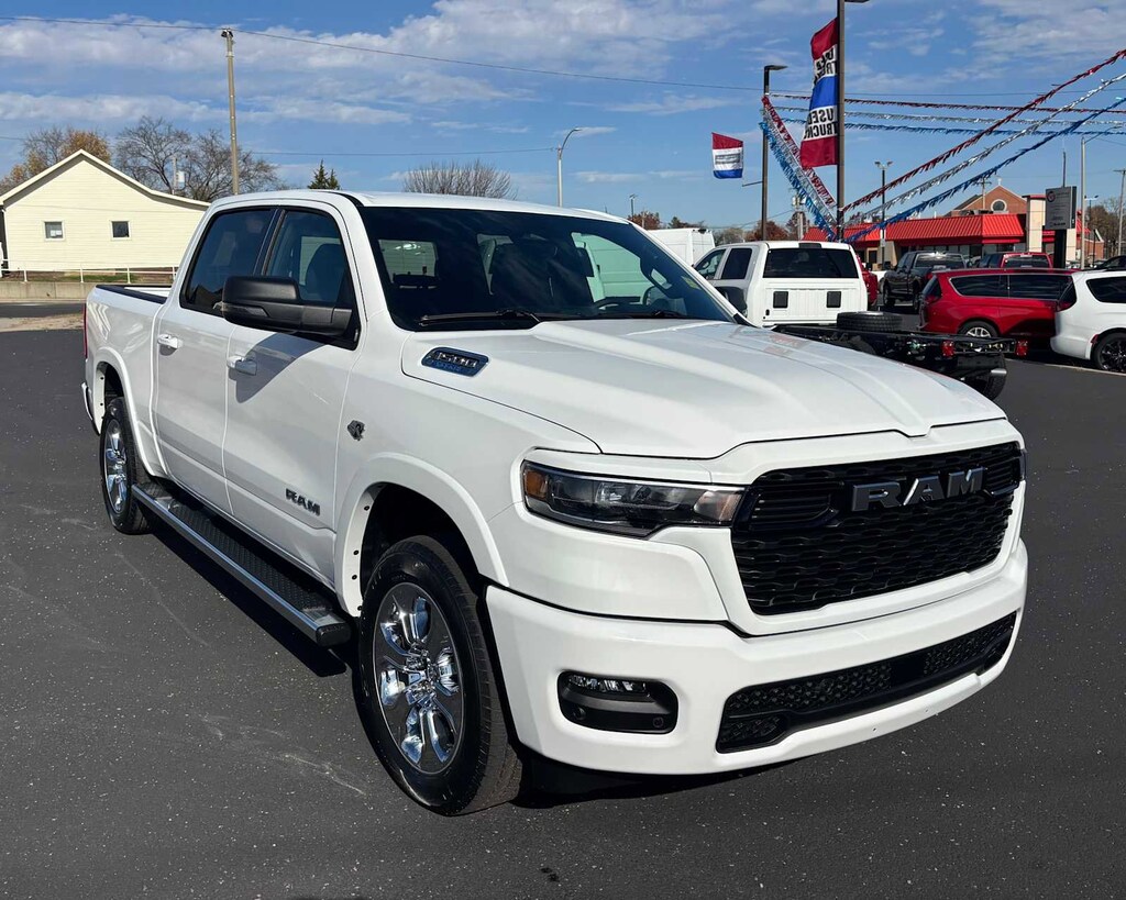 New 2026 Ram 1500 BIG HORN CREW CAB 4X4 5'7 BOX Pickup