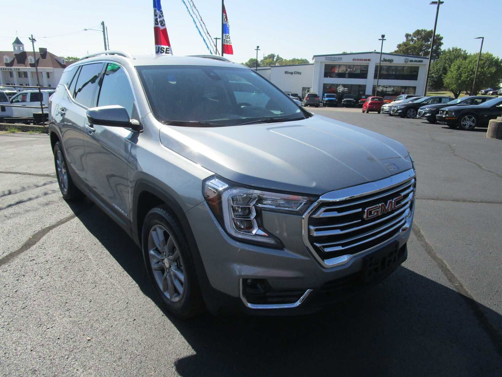 2024 Gmc Terrain SLT photo 2