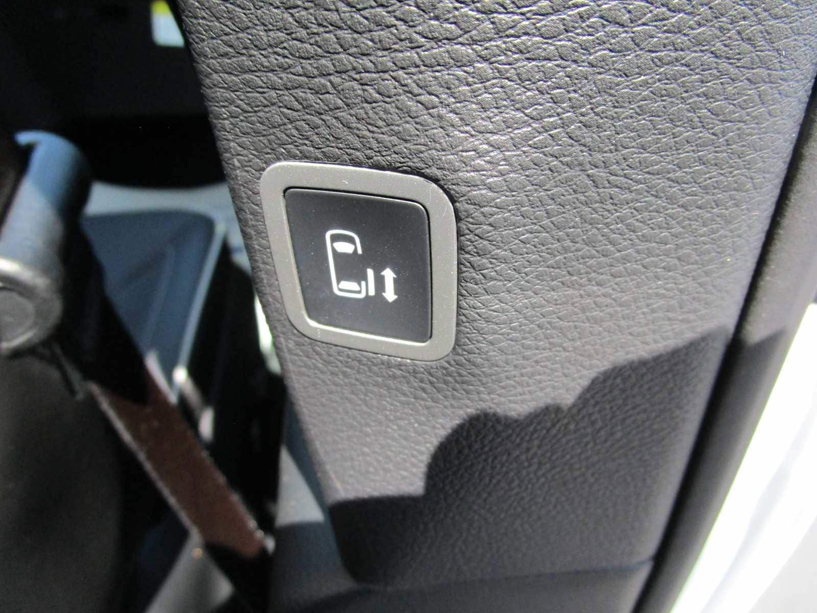 2026 Chrysler Pacifica Limited - Photo 17
