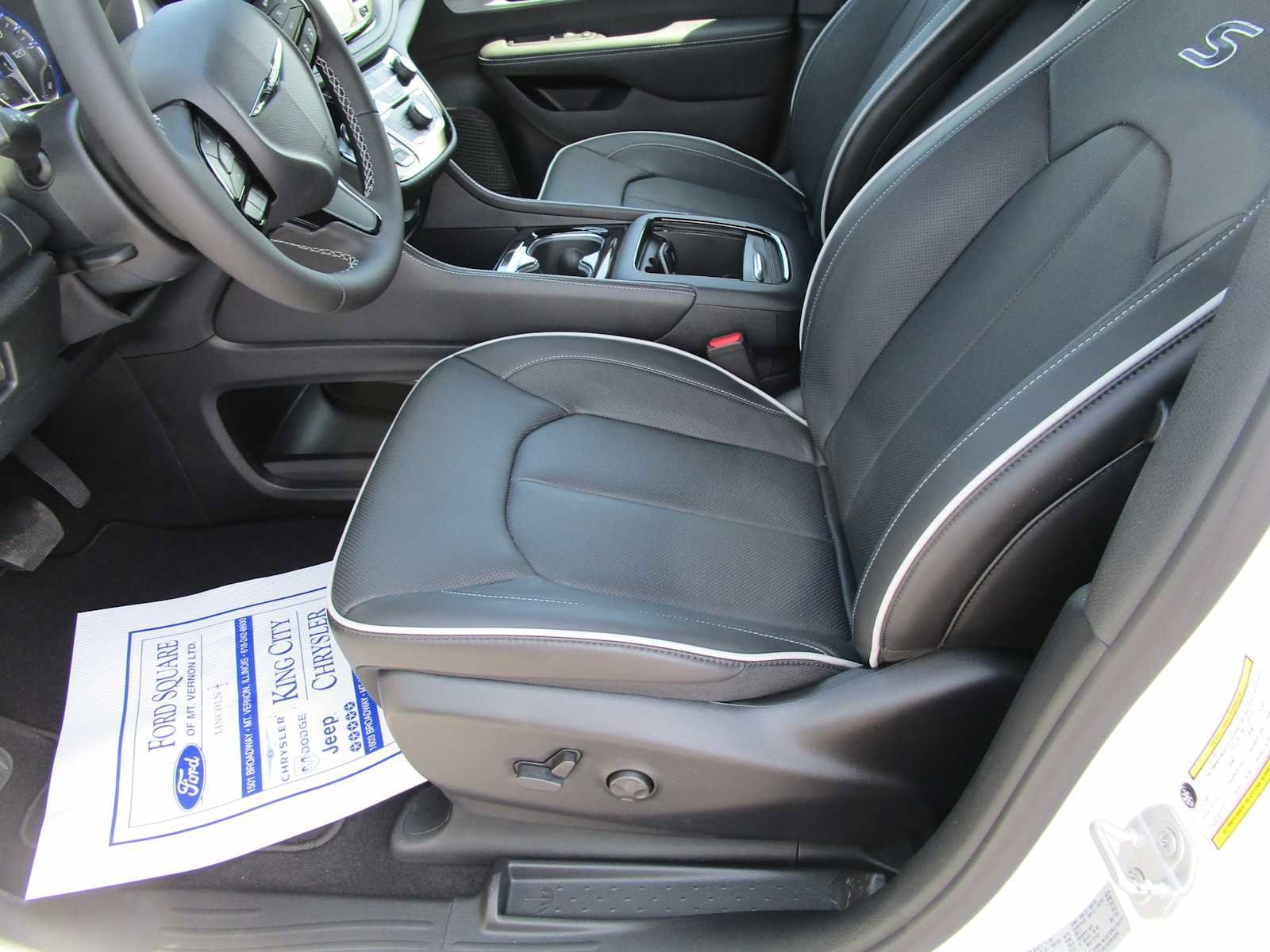 2026 Chrysler Pacifica Limited - Photo 26
